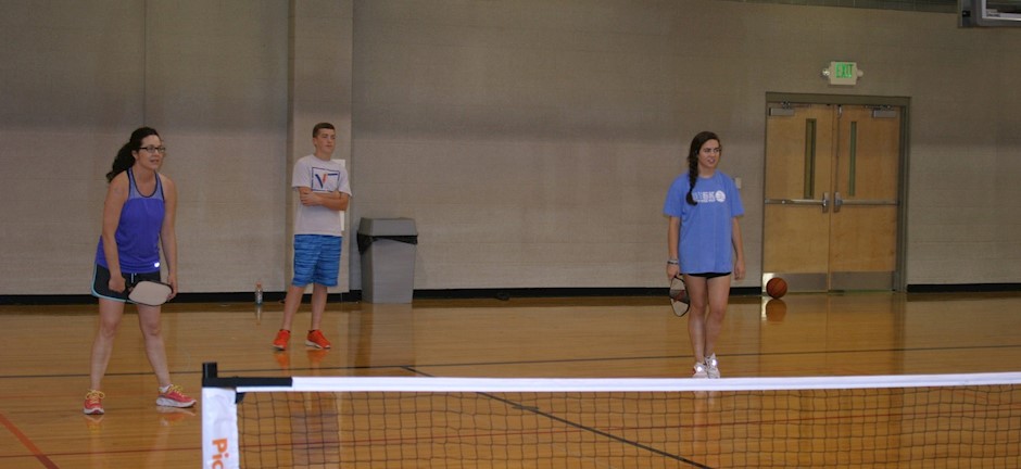mother, daughter, and son playing pickleball in trussville alabama, alabama pickleball, trussville pickleball, birmingham pickleball